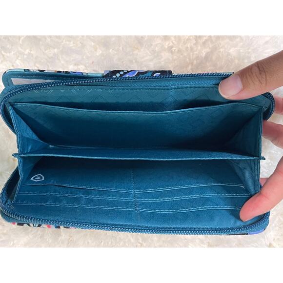 Vera Bradley Haymarket Paisley Jewel Outlet RFID Turnlock Wallet NEW - Picture 4 of 8